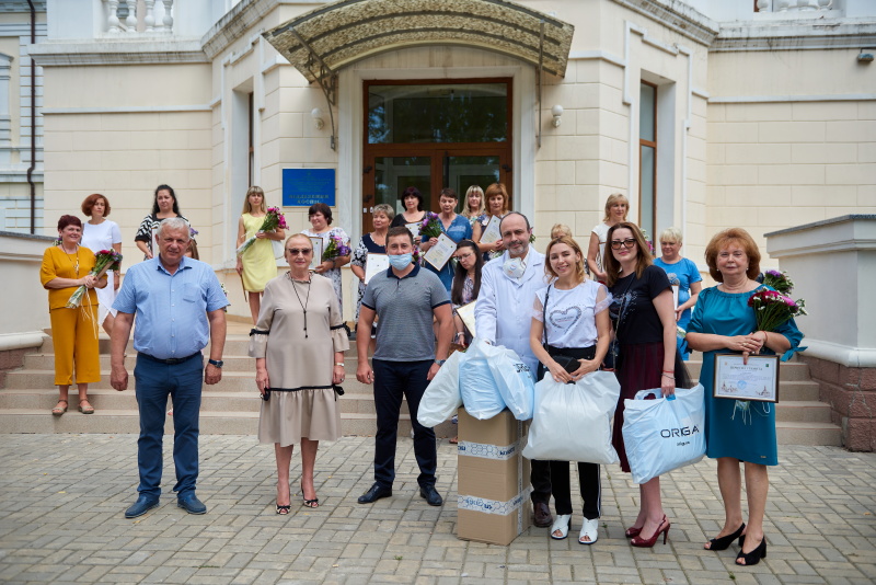 У Харкові нагородили медпрацівників, які борються з коронавірусом