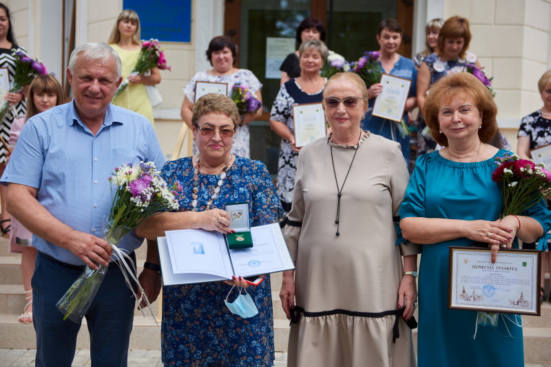 У Харкові нагородили медпрацівників, які борються з коронавірусом