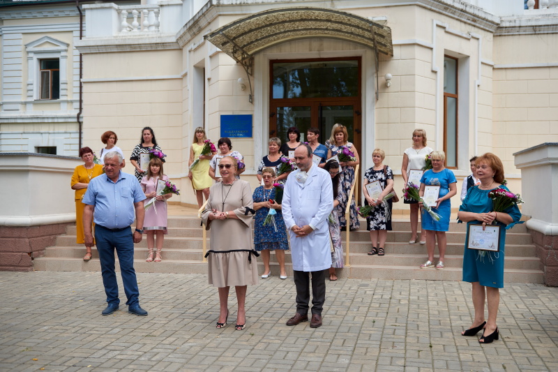 У Харкові нагородили медпрацівників, які борються з коронавірусом