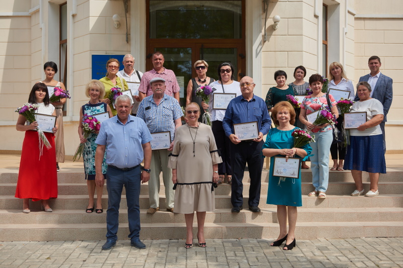 У Харкові нагородили медпрацівників, які борються з коронавірусом