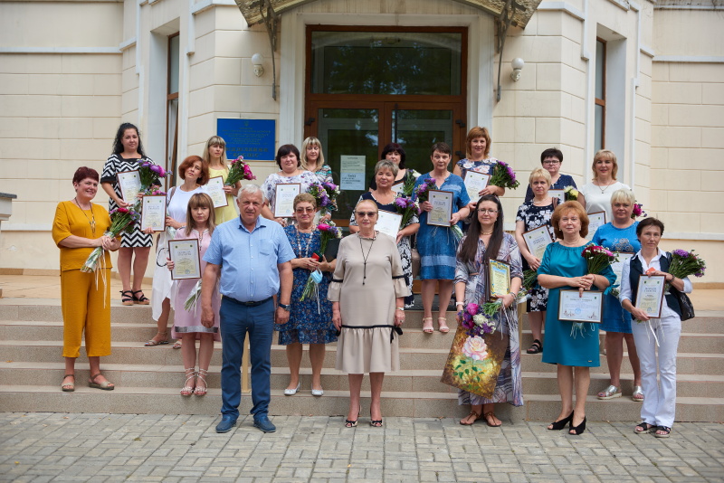 У Харкові нагородили медпрацівників, які борються з коронавірусом