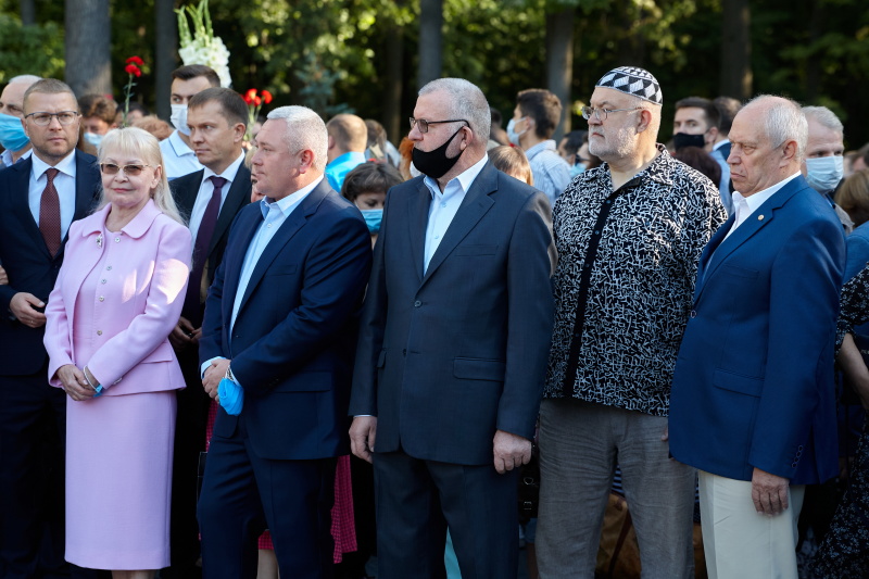Геннадій Кернес: Спасибі вам, герої, за ваш подвиг, за наше місто!