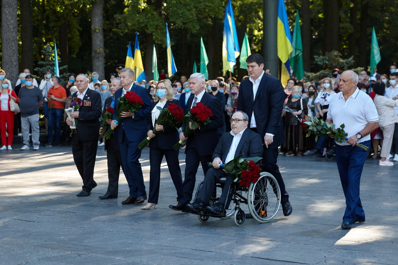 Геннадій Кернес: Спасибі вам, герої, за ваш подвиг, за наше місто!