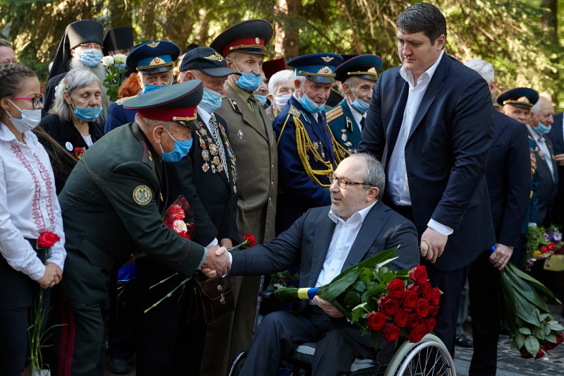 Геннадій Кернес: Спасибі вам, герої, за ваш подвиг, за наше місто!
