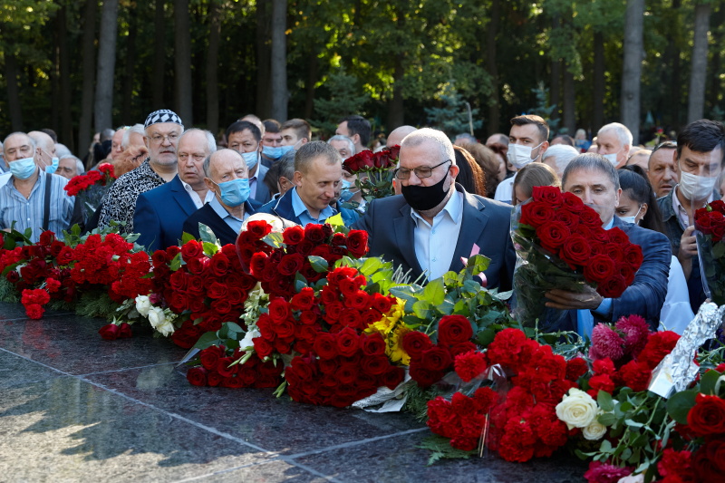 Геннадій Кернес: Спасибі вам, герої, за ваш подвиг, за наше місто!