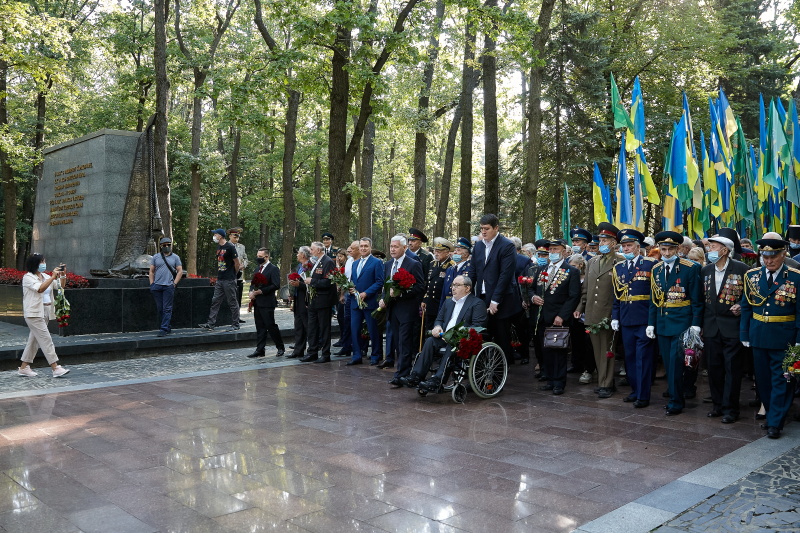 Геннадій Кернес: Спасибі вам, герої, за ваш подвиг, за наше місто!