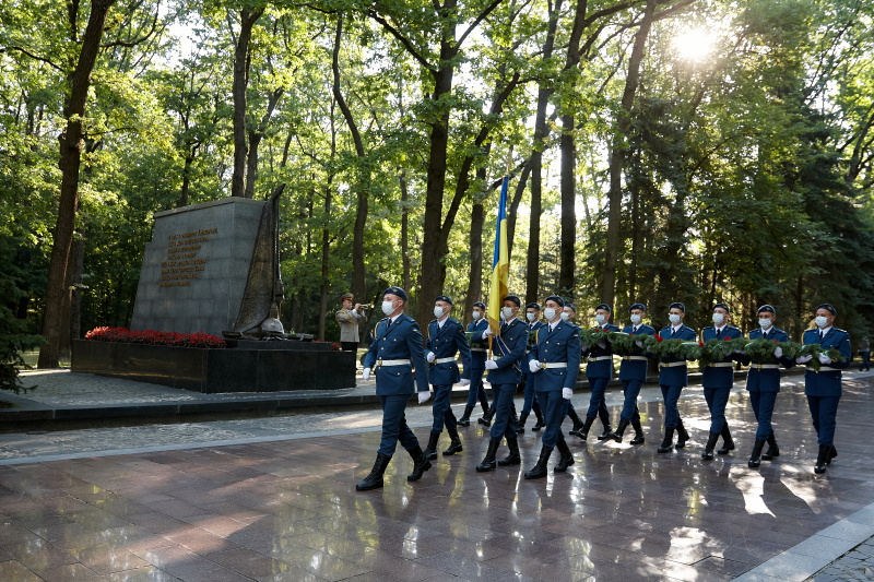 Геннадій Кернес: Спасибі вам, герої, за ваш подвиг, за наше місто!
