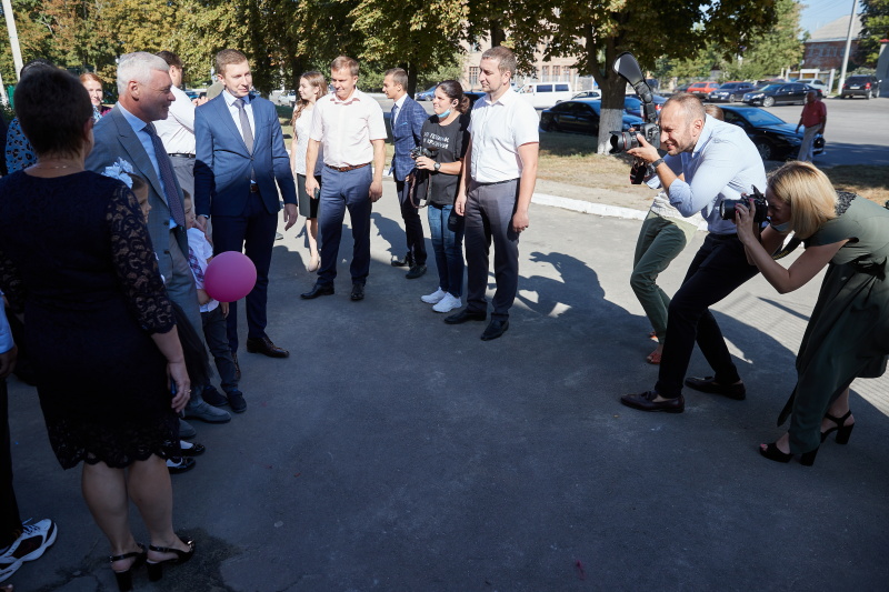 Ігор Терехов відкрив у двох школах нові стадіони