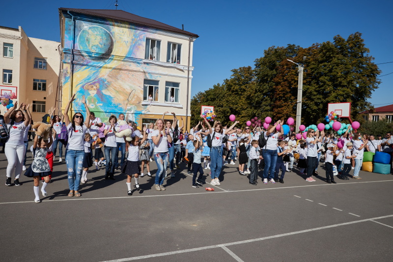 Ігор Терехов відкрив у двох школах нові стадіони
