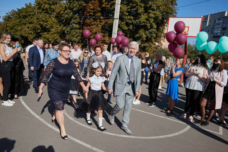 Ігор Терехов відкрив у двох школах нові стадіони