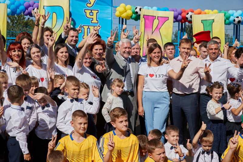 Ігор Терехов відкрив у двох школах нові стадіони