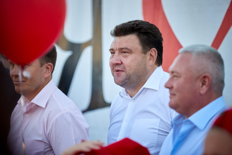 Ігор Терехов відкрив у двох школах нові стадіони