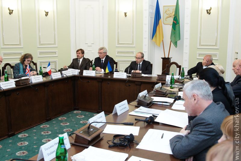 Геннадій Кернес: Розробляючи Стратегію розвитку міста, на чільне місце ми ставимо харків'ян