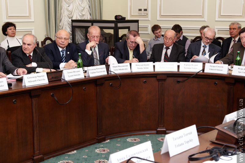 Геннадій Кернес: Розробляючи Стратегію розвитку міста, на чільне місце ми ставимо харків'ян