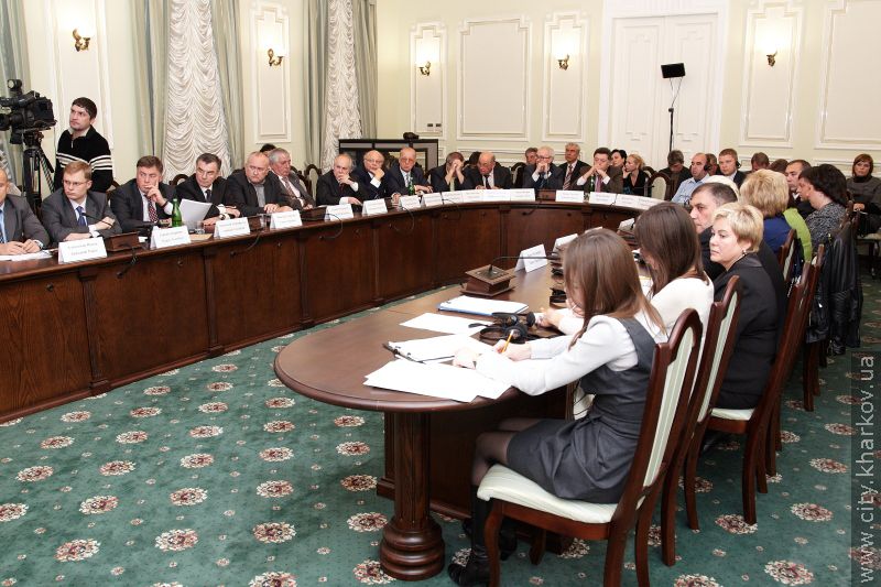 Геннадій Кернес: Розробляючи Стратегію розвитку міста, на чільне місце ми ставимо харків'ян