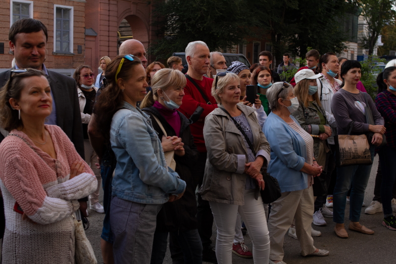 У Харкові провели екскурсію містом для людей з порушеннями слуху
