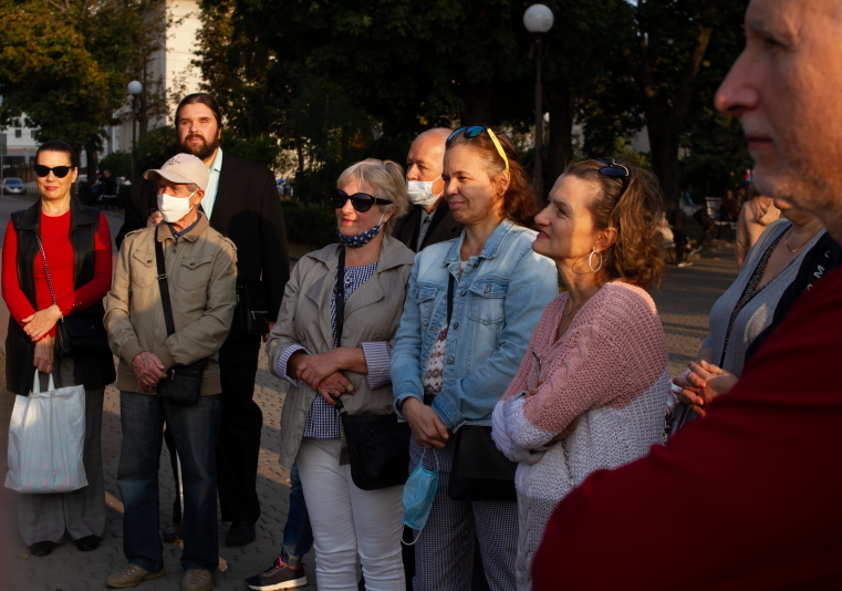 У Харкові провели екскурсію містом для людей з порушеннями слуху