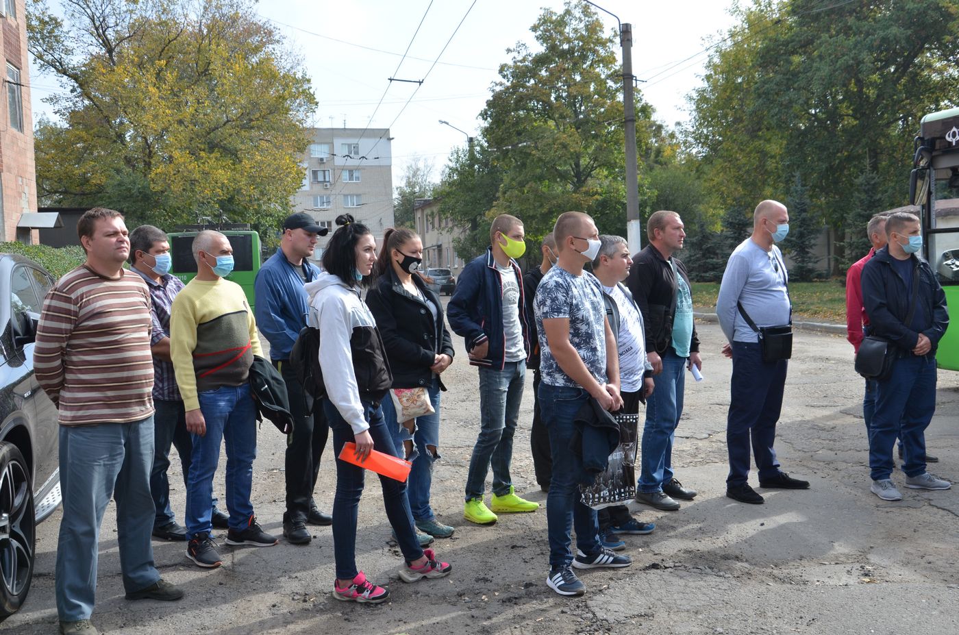 На навчальних курсах водіїв вчать керувати тролейбусами з автономним ходом