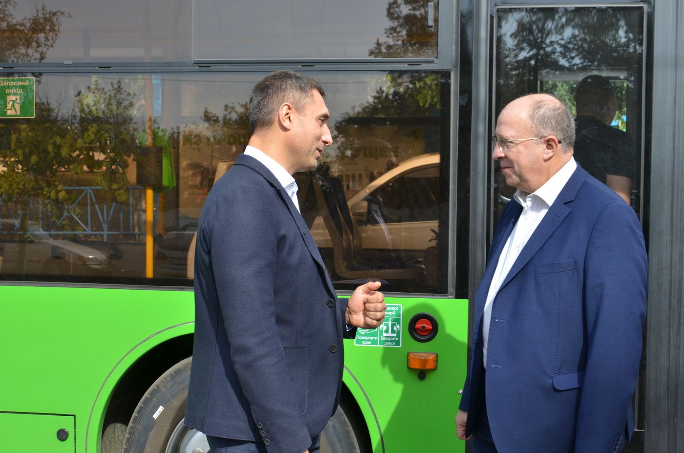 На навчальних курсах водіїв вчать керувати тролейбусами з автономним ходом