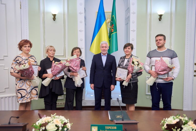 Кращим педагогам Харкова вручили грамоти міської ради