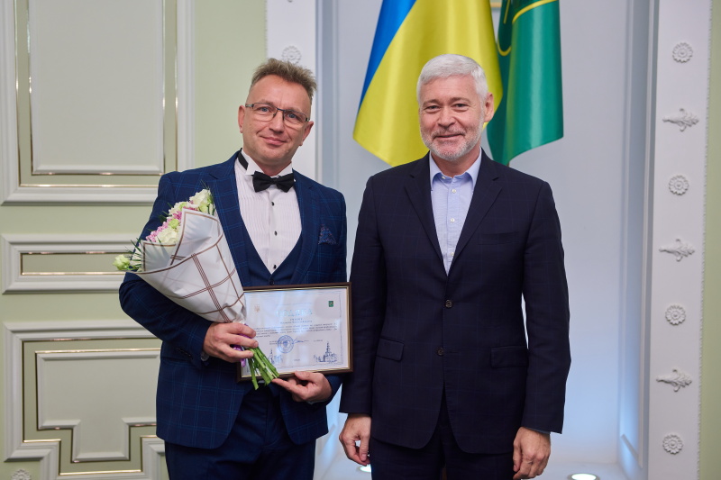 Ігор Терехов привітав учителів Холодногірського та Новобаварського районів із прийдешнім святом