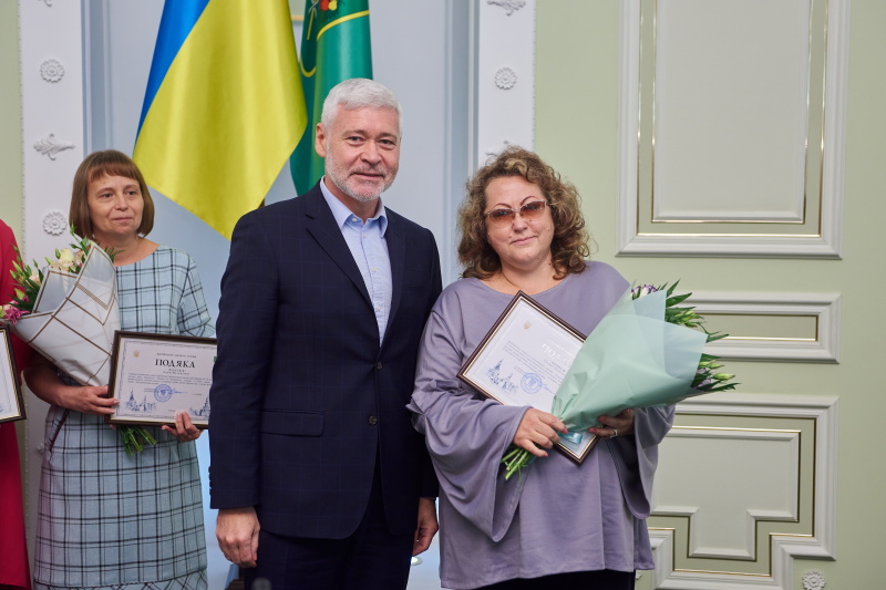 Ігор Терехов привітав учителів Холодногірського та Новобаварського районів із прийдешнім святом