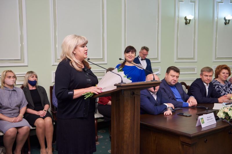 Ігор Терехов привітав учителів Холодногірського та Новобаварського районів із прийдешнім святом