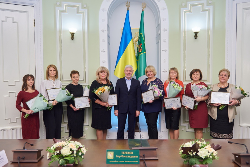 Ігор Терехов привітав учителів Холодногірського та Новобаварського районів із прийдешнім святом