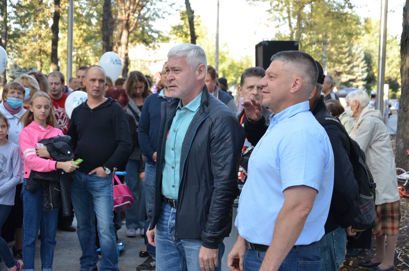 Біля БК ХЕМЗ відкрили першу частину скверу після реконструкції