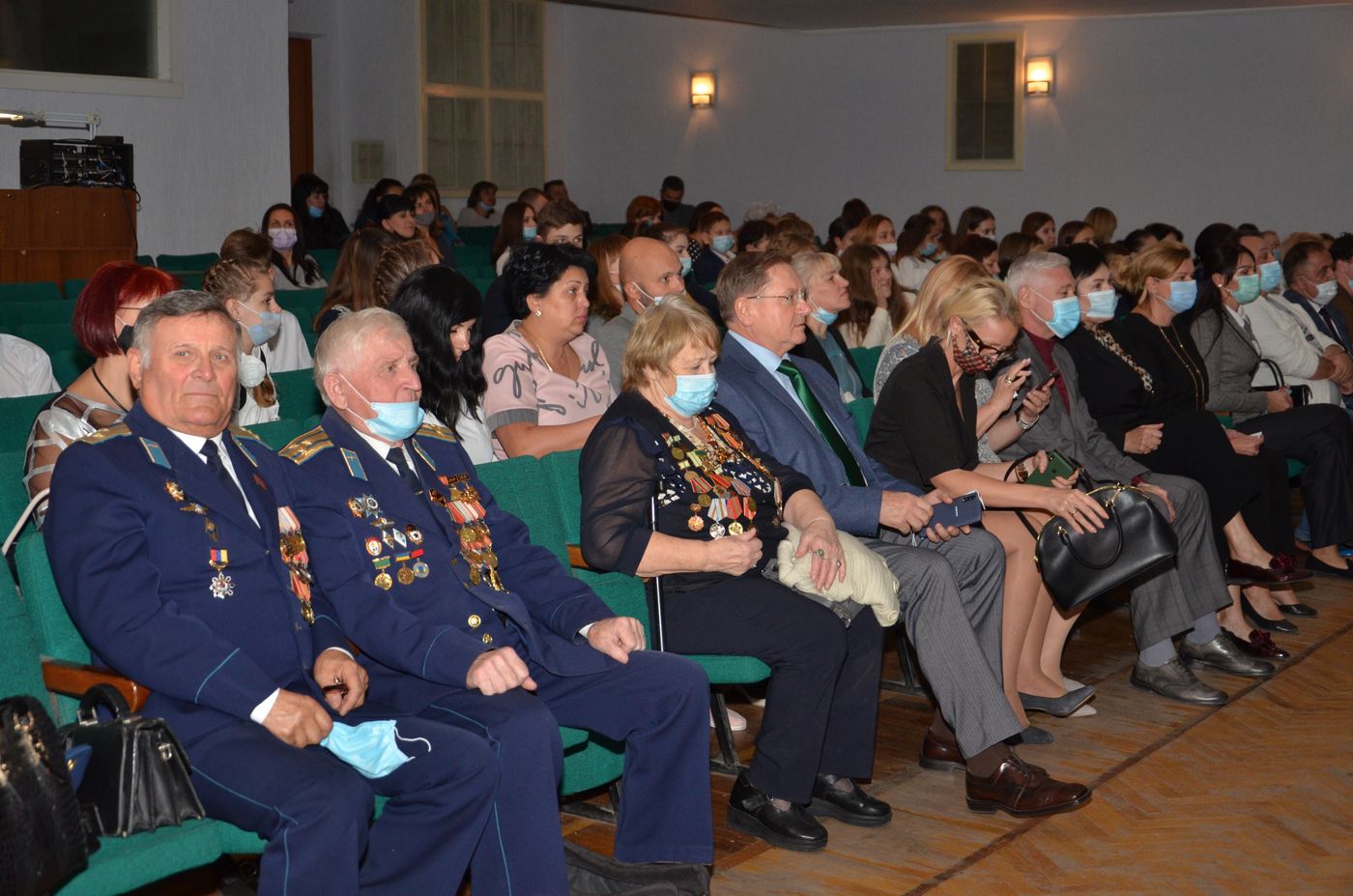 Найбільша школа Харкова відзначила 35-річчя