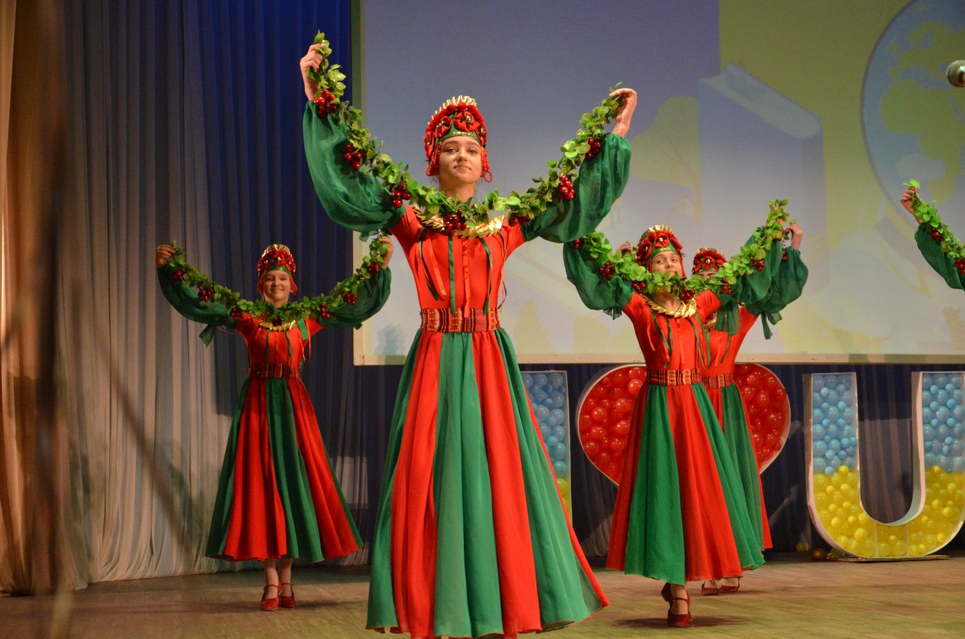 Найбільша школа Харкова відзначила 35-річчя