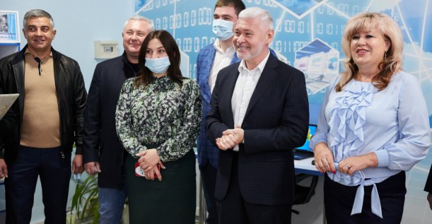 У гімназії №152 відкрився сучасний комп'ютерний клас