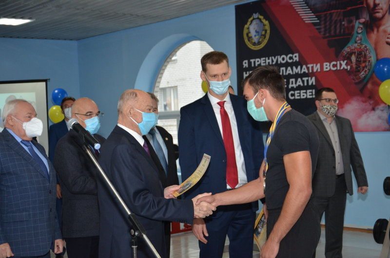 В юридичному університеті імені Ярослава Мудрого відкрили новий спортзал