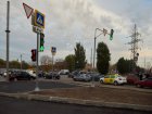 На перехресті перед Велозаводським мостом встановили світлофори