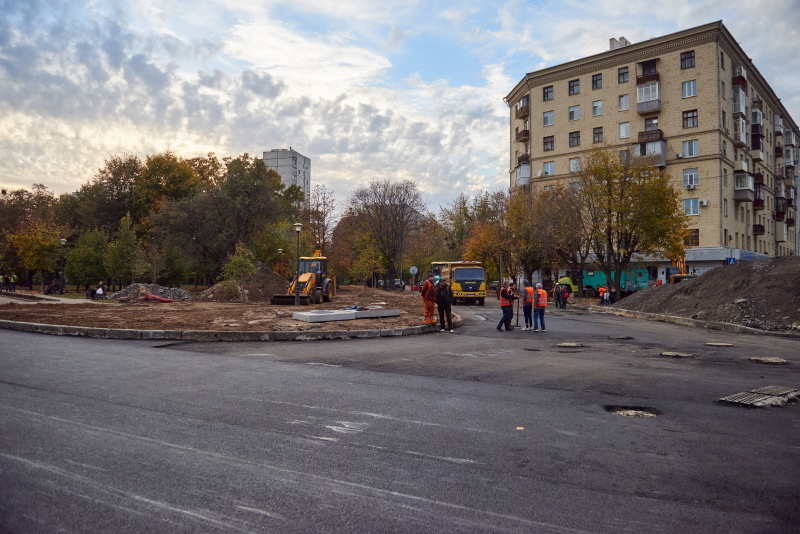 На перехресті перед Велозаводським мостом встановили світлофори
