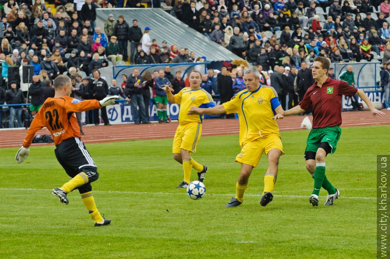Футбольна команда Харківської міськради виграла матч у колег зі Львова (оновлено)