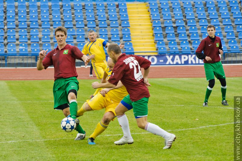 Футбольна команда Харківської міськради виграла матч у колег зі Львова (оновлено)