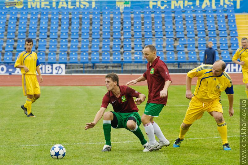 Футбольна команда Харківської міськради виграла матч у колег зі Львова (оновлено)