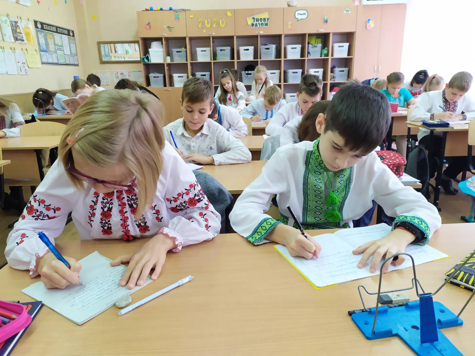 До Дня української писемності у харківських школах пройшов конкурс юних філологів