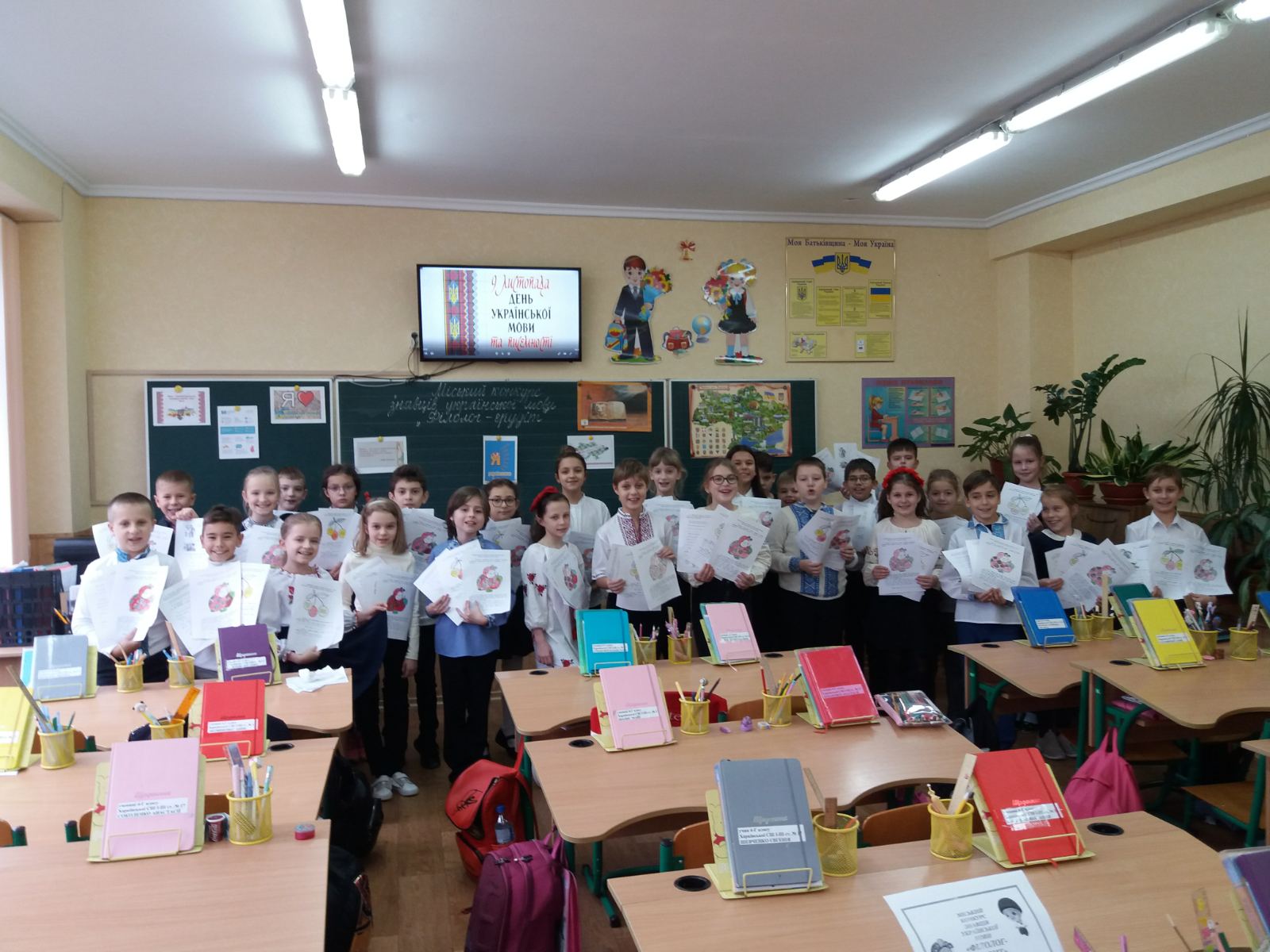 До Дня української писемності у харківських школах пройшов конкурс юних філологів