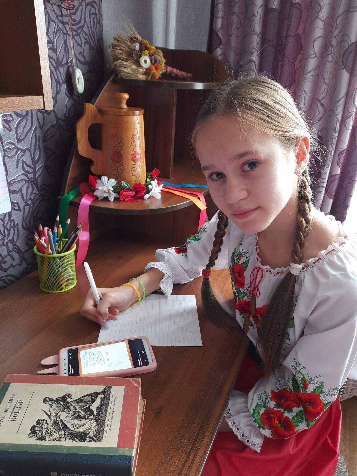 До Дня української писемності у харківських школах пройшов конкурс юних філологів