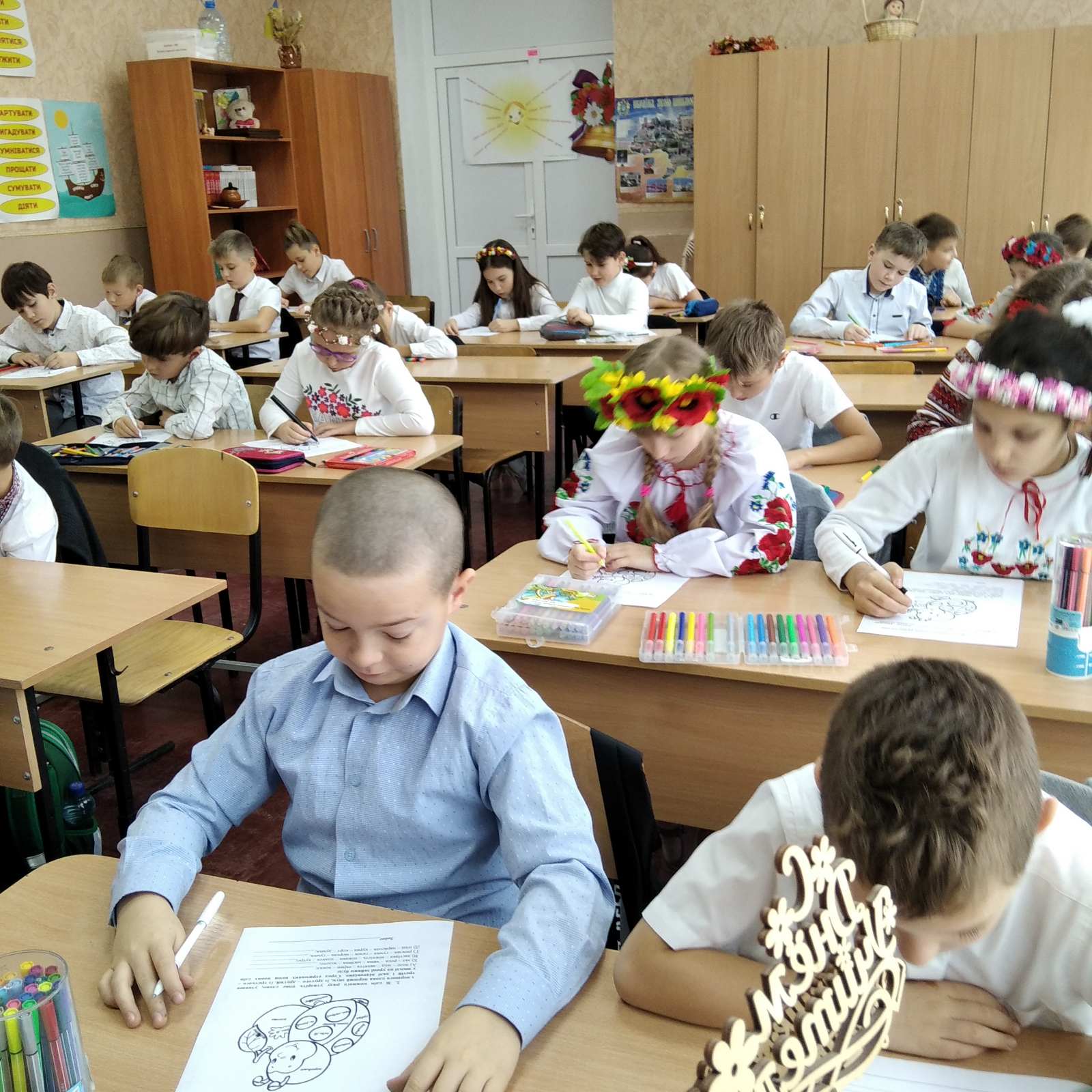 До Дня української писемності у харківських школах пройшов конкурс юних філологів