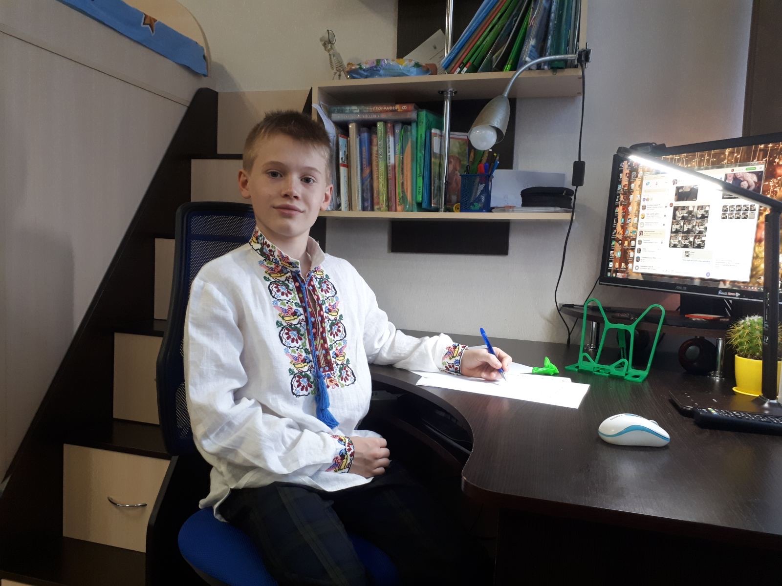 До Дня української писемності у харківських школах пройшов конкурс юних філологів