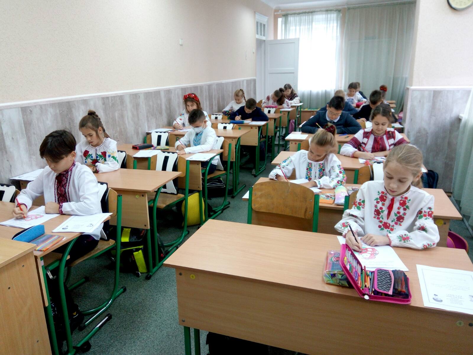 До Дня української писемності у харківських школах пройшов конкурс юних філологів
