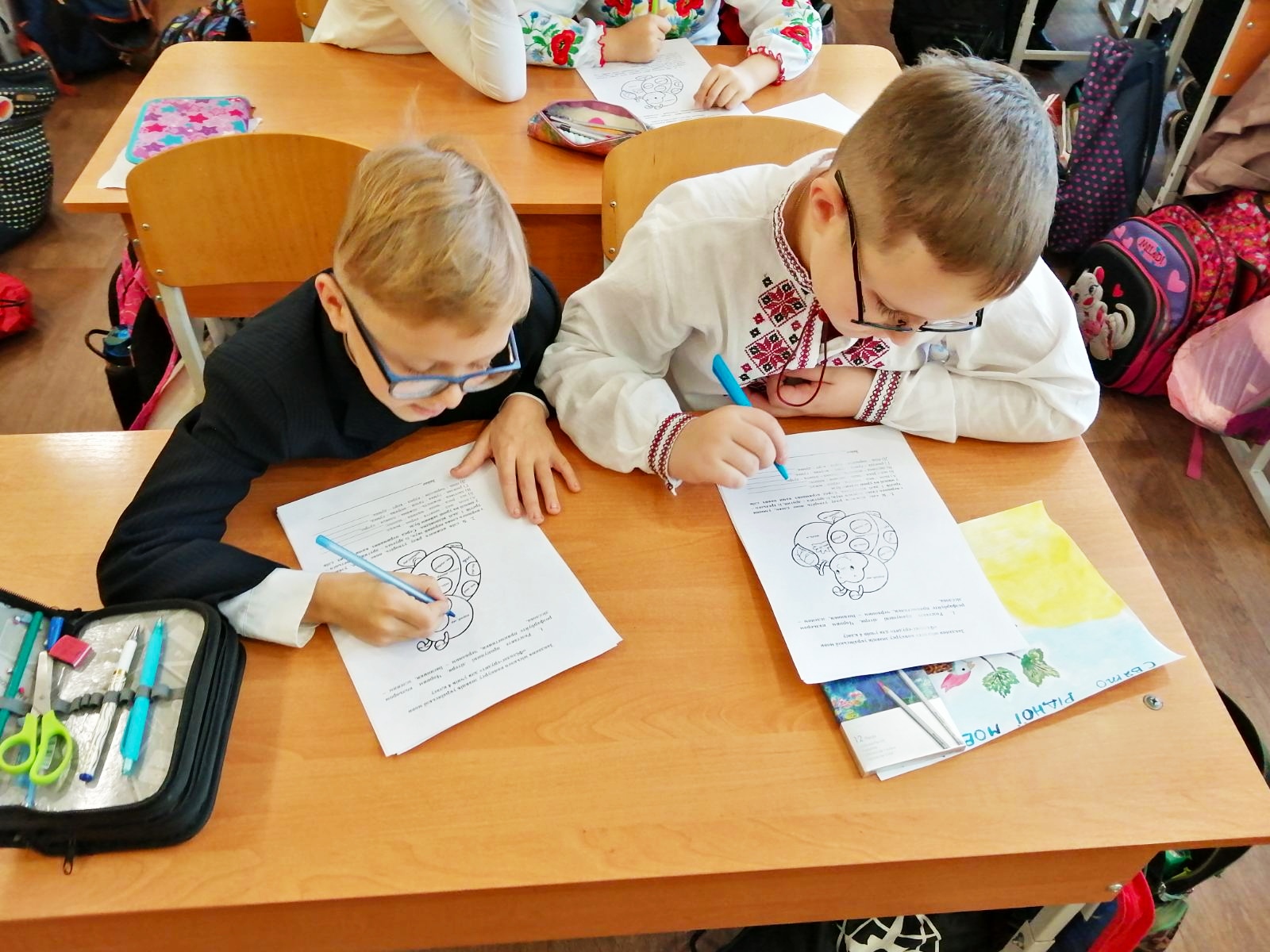 До Дня української писемності у харківських школах пройшов конкурс юних філологів