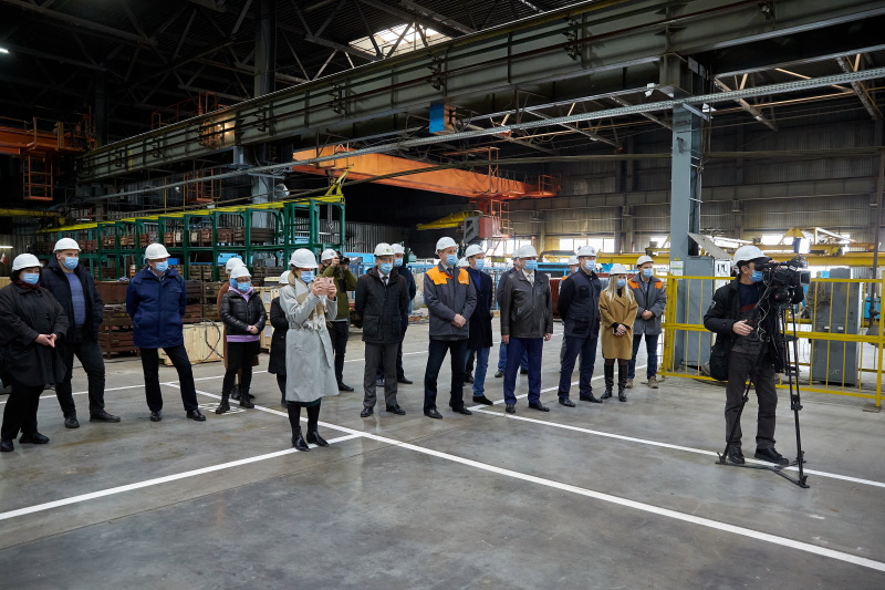 На заводі «Світло шахтаря» презентували сучасний комплекс для гірників