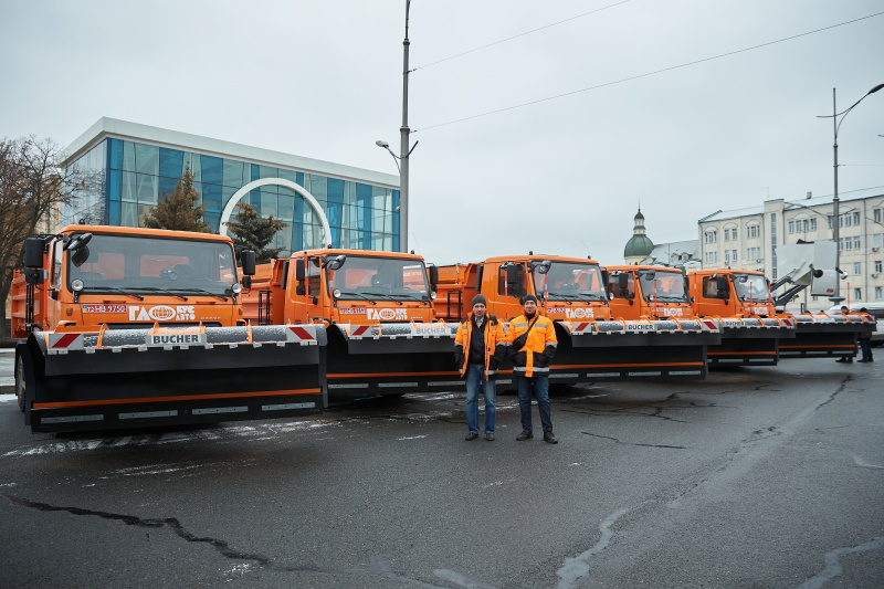 На комунальні підприємства міста надійшла нова спецтехніка