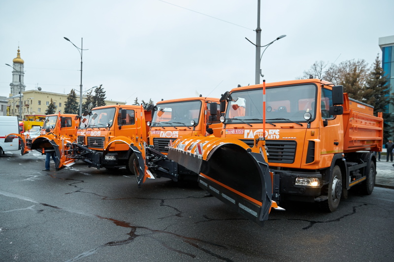 На комунальні підприємства міста надійшла нова спецтехніка