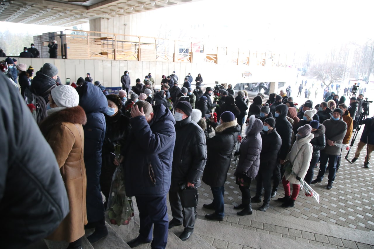 Сьогодні в Харкові прощаються з Геннадієм Кернесом