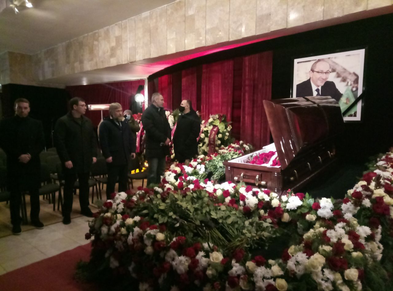 Сьогодні в Харкові прощаються з Геннадієм Кернесом